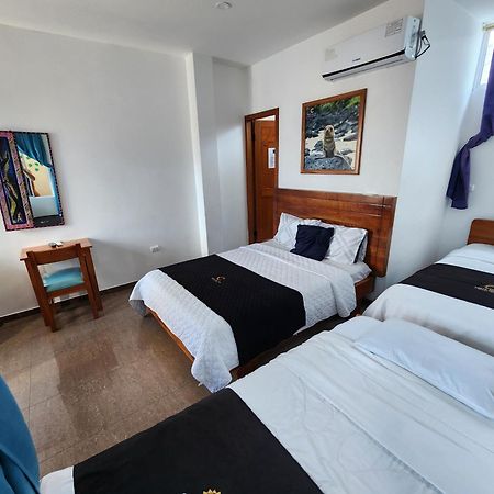 Costa Del Sol Hotell Puerto Ayora  Exteriör bild