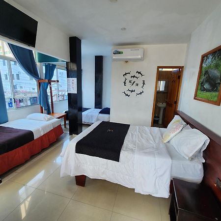 Costa Del Sol Hotell Puerto Ayora  Exteriör bild