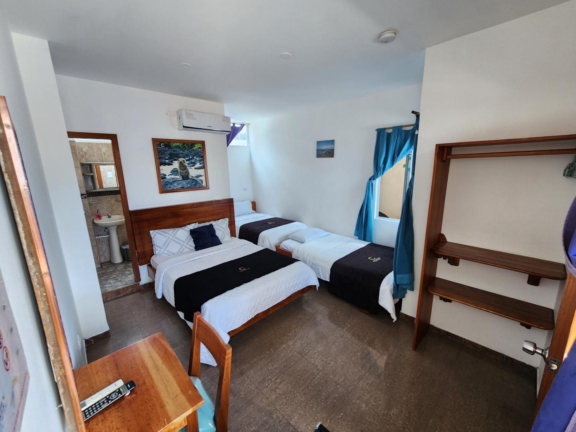 Costa Del Sol Hotell Puerto Ayora  Exteriör bild