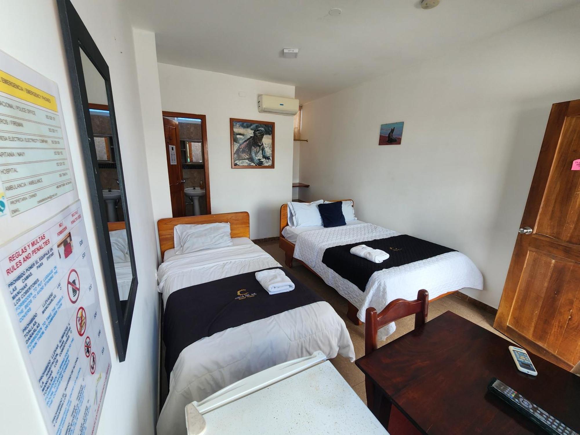 Costa Del Sol Hotell Puerto Ayora  Exteriör bild