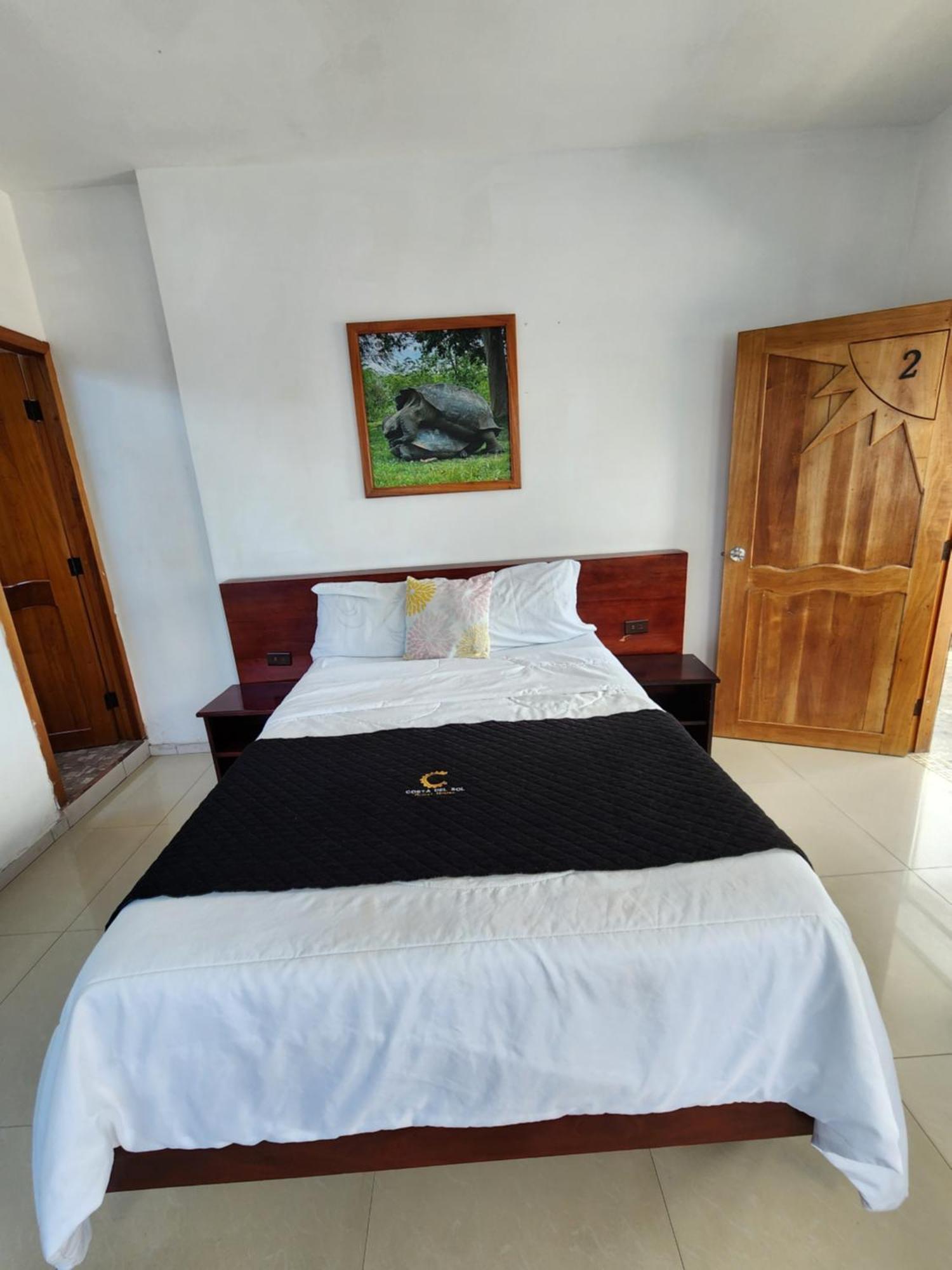 Costa Del Sol Hotell Puerto Ayora  Exteriör bild