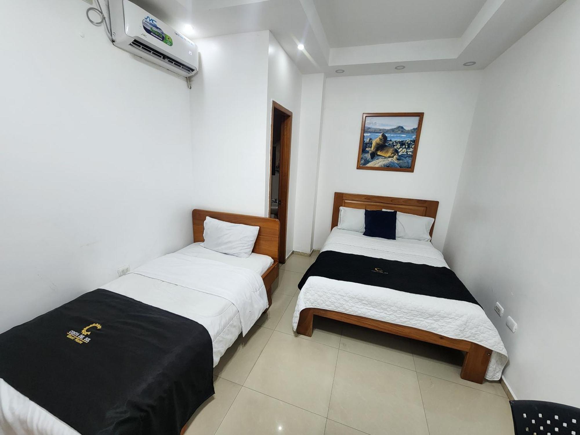 Costa Del Sol Hotell Puerto Ayora  Exteriör bild